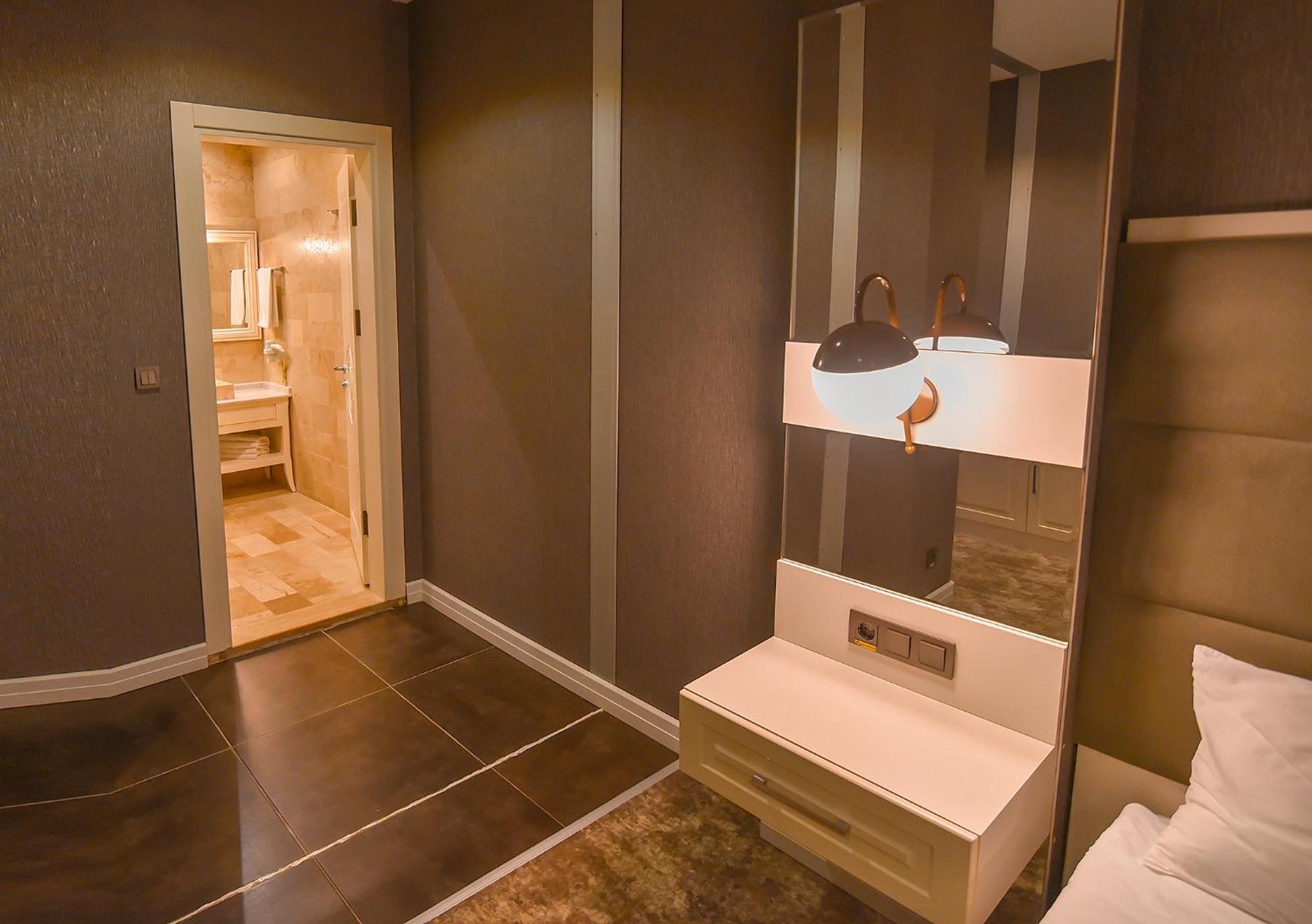 Royal Comfort Hotel Arakli Ngoại thất bức ảnh