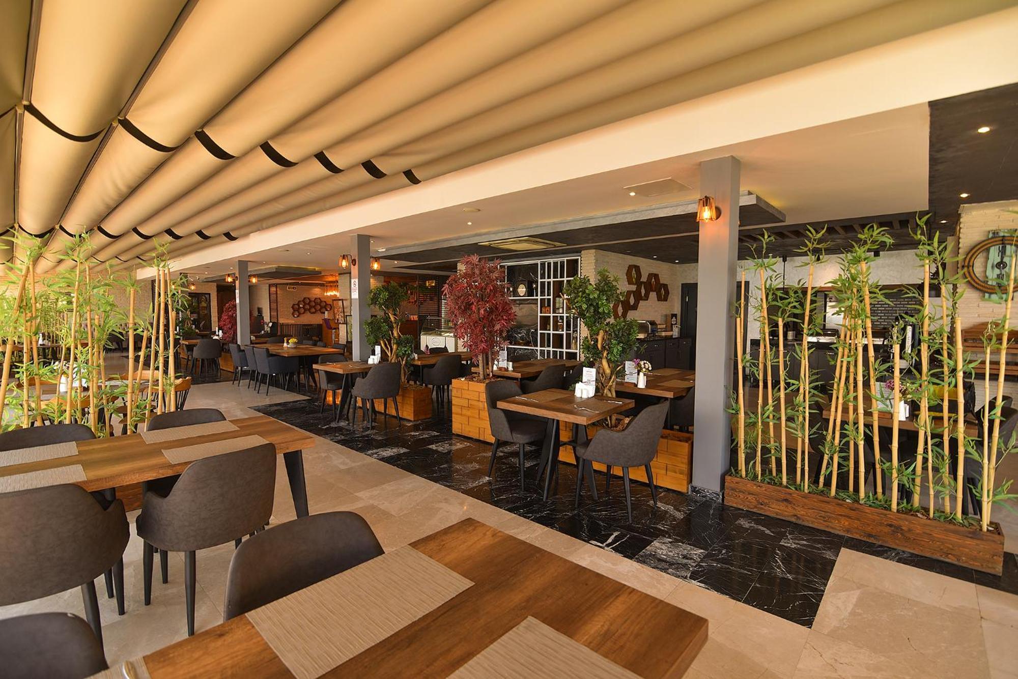 Royal Comfort Hotel Arakli Ngoại thất bức ảnh