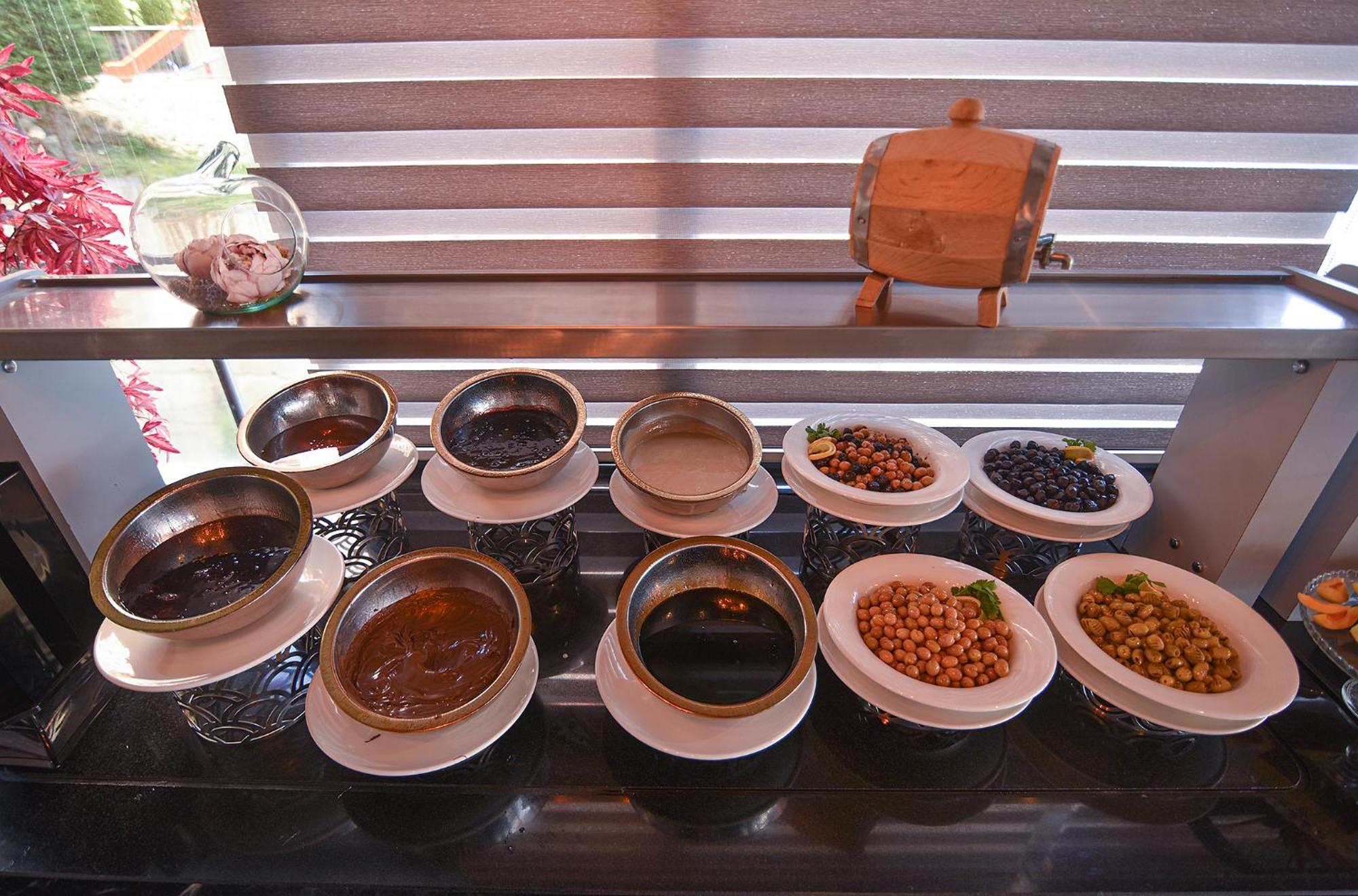 Royal Comfort Hotel Arakli Ngoại thất bức ảnh