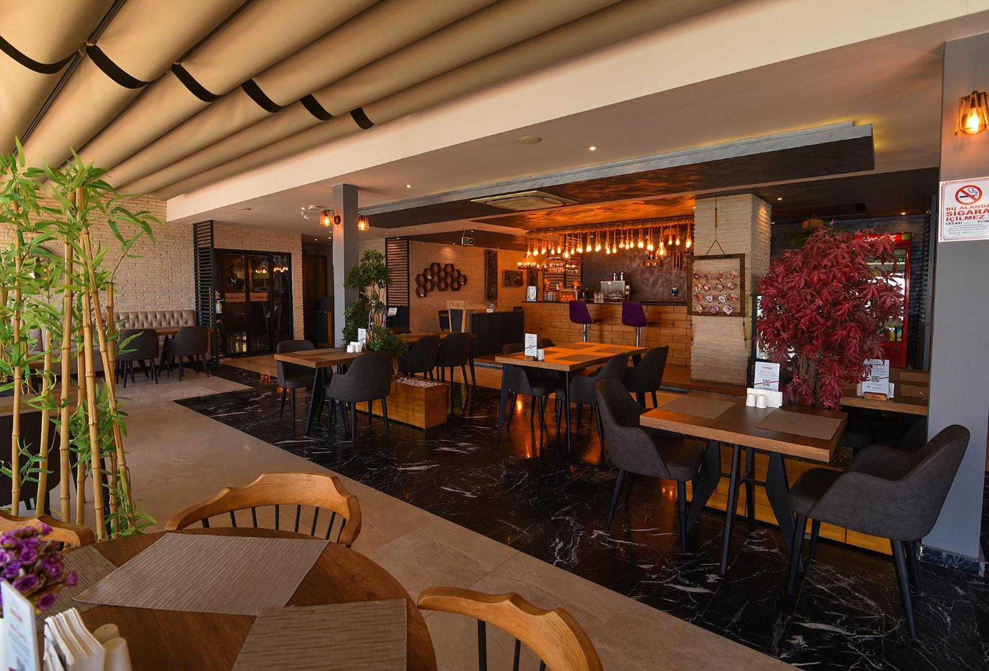 Royal Comfort Hotel Arakli Ngoại thất bức ảnh