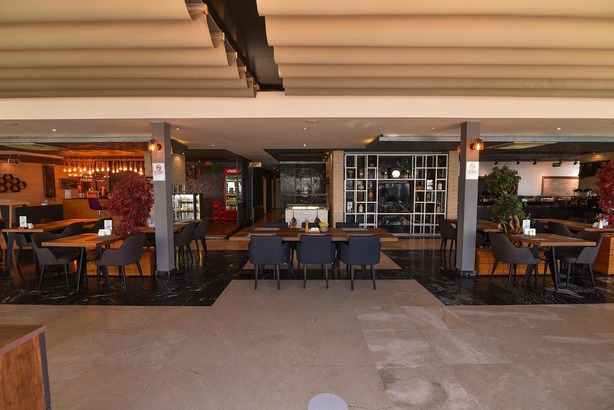 Royal Comfort Hotel Arakli Ngoại thất bức ảnh