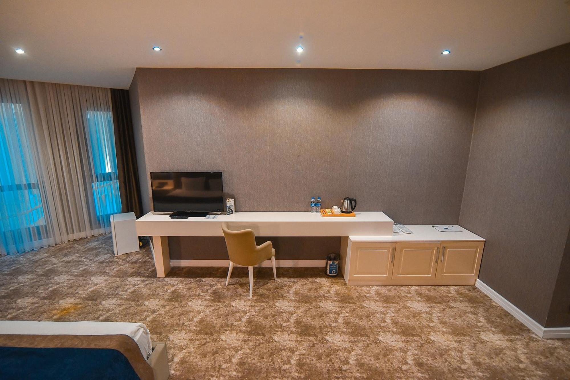 Royal Comfort Hotel Arakli Ngoại thất bức ảnh