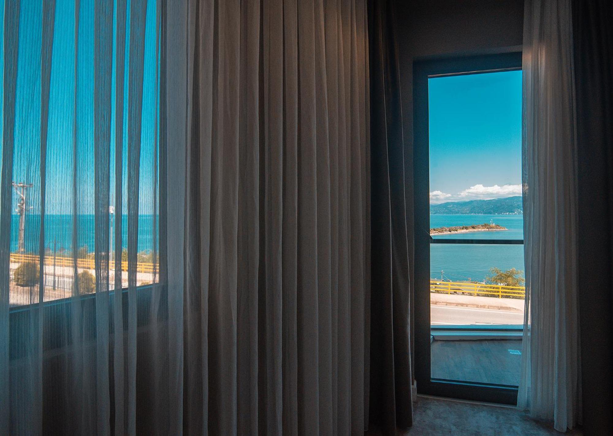 Royal Comfort Hotel Arakli Ngoại thất bức ảnh